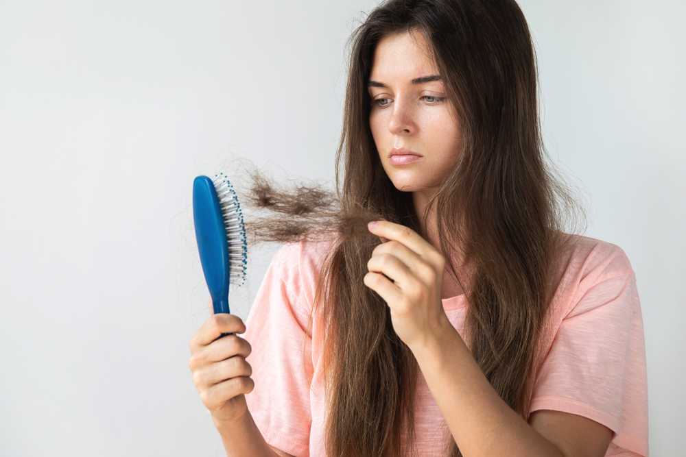 Najważniejsze naturalne mieszanki na problem wypadania włosów i sposoby ich stosowania