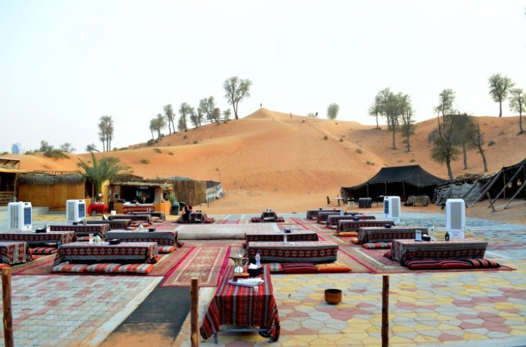 سحر الحياة البدوية في مخيم واحة البدو