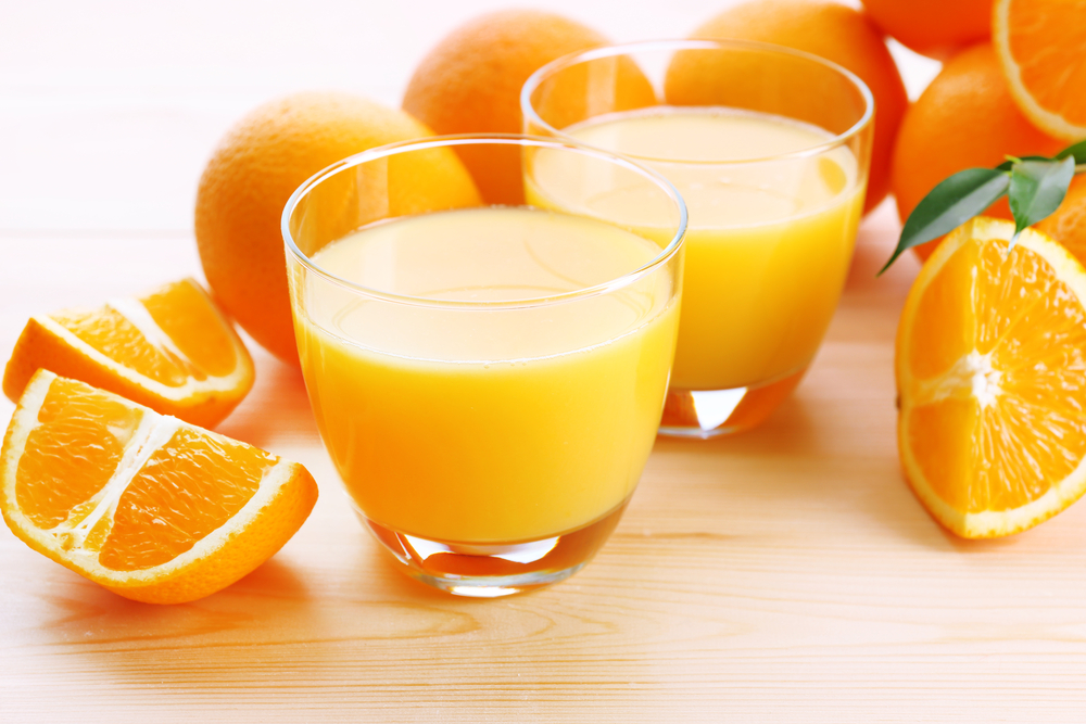 عصائر طبيعية لتحسين صحة بشرة العروس منها عصير البرتقال