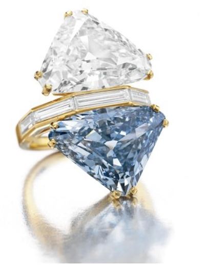 كشفت بولغاري في السبعينيات عن خاتمها  BVLGARI Blue Diamond
