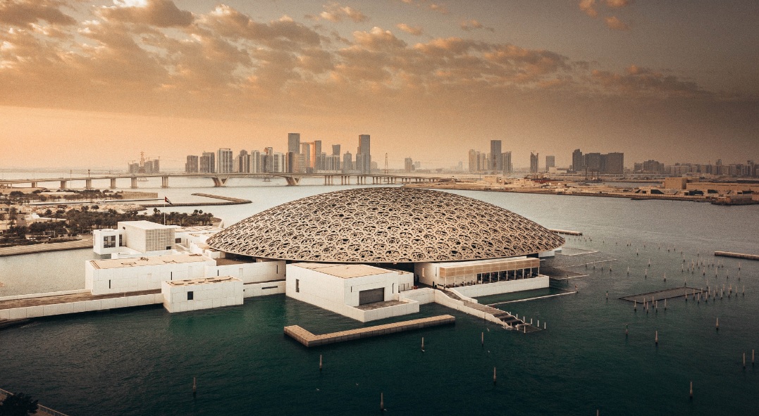 متحف اللوفر أبوظبي يعلن عن موسمه الثقافي الجديد - المصدر وكالة أنباء الإمارات