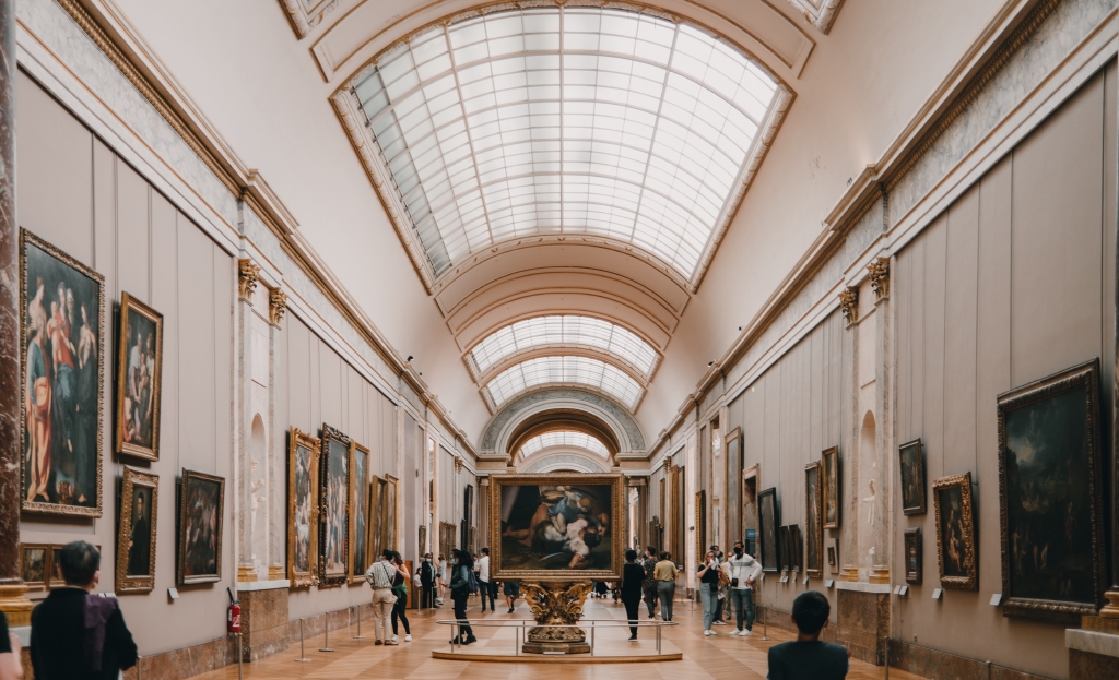 متحف اللوفر Louvre بواسطة DAT VO