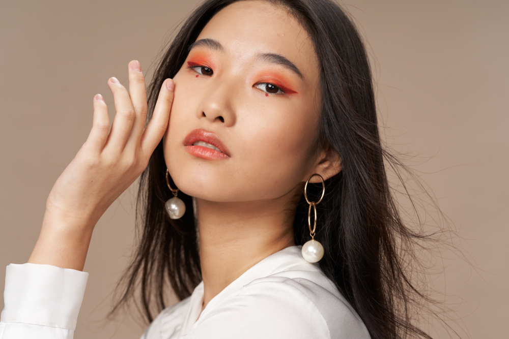 كيفية تطبيق مكياج للعيون الآسيوية بشكل جميل وجذاب