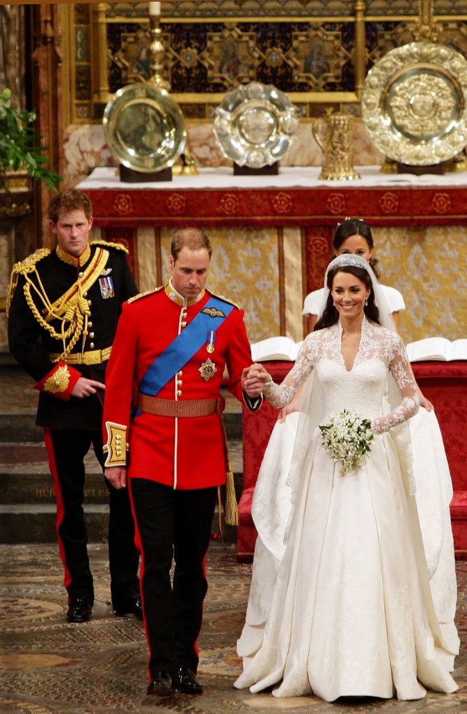 كيت ميدلتون كسرت التقاليد الملكية في حفل زفافها بتصفيف شعرها