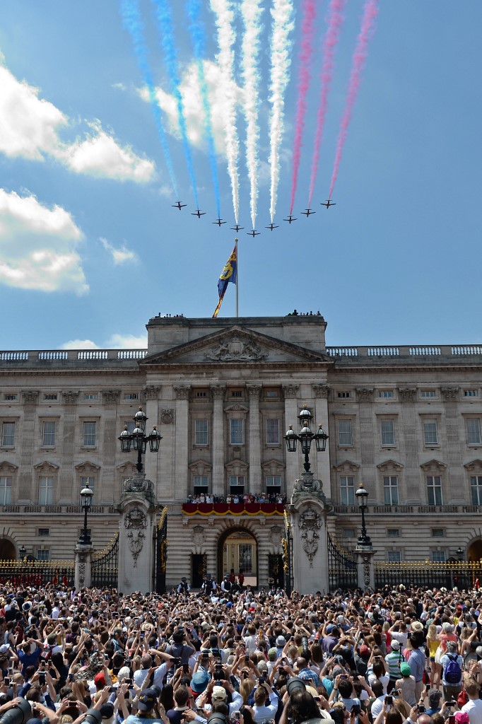 ملكة بريطانيا لن تتلقى تحية عرض الطائرات الملونة في احتفال Trooping of the Colour