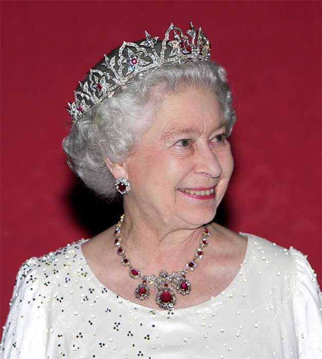 تاج Oriental Circlet tiara من مجوهرات الملكة إليزابيث الثانية