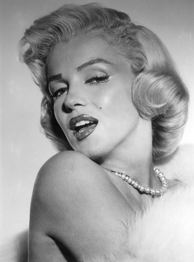 مجوهرات مارلين مونرو Marilyn Monroe عاشقة الألماس