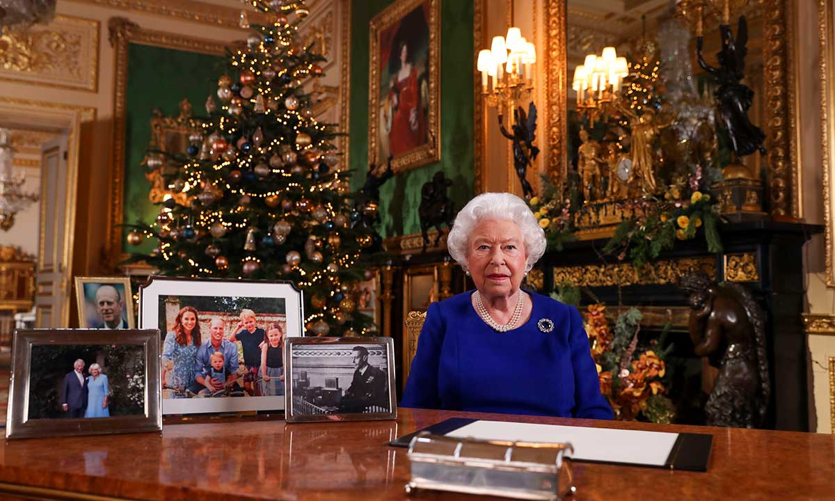 لهذا السبب اعتادت العائلة المالكة البريطانية فتح هداياهم في عشية أعياد الميلاد