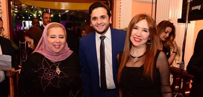 دينا وإيناس عبد الله مع مصطفى خاطر
