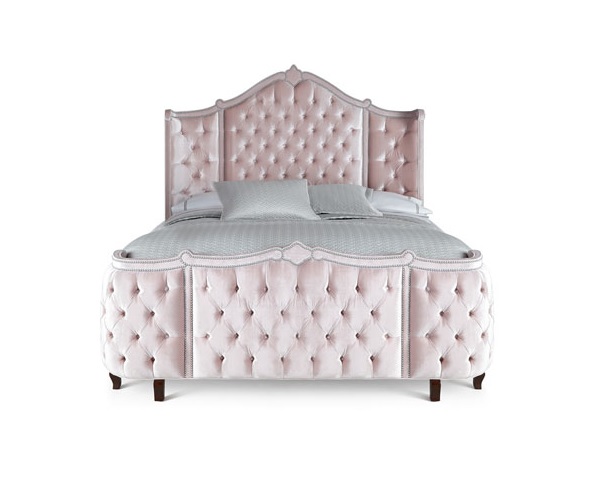 سرير بلون وردي من تصميم Haute House 