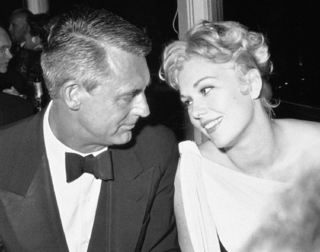 CARY GRANT AND KIM NOVAK AT CANNES, 1959